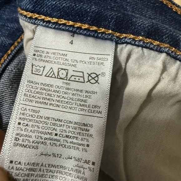 Short Old Navy Boy Friend Size 4 - Picture 3 of 7